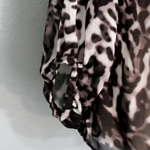 Jennifer Lopez Animal Print Blouse with Built in Scarf/Bow Size S - Picture 5 of 10
